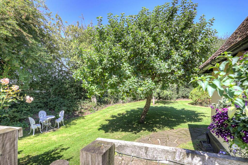 Additional property image - Doddinghurst Road, Pilgrims Hatch, CM15