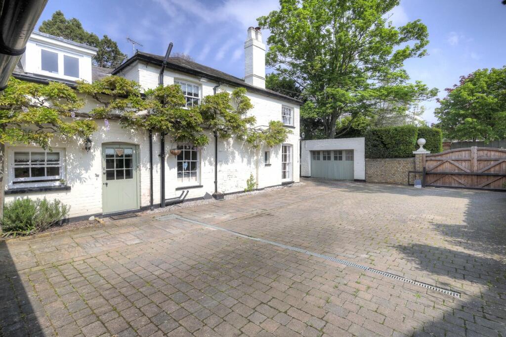 Additional property image - Church Street, Great Baddow, CM2