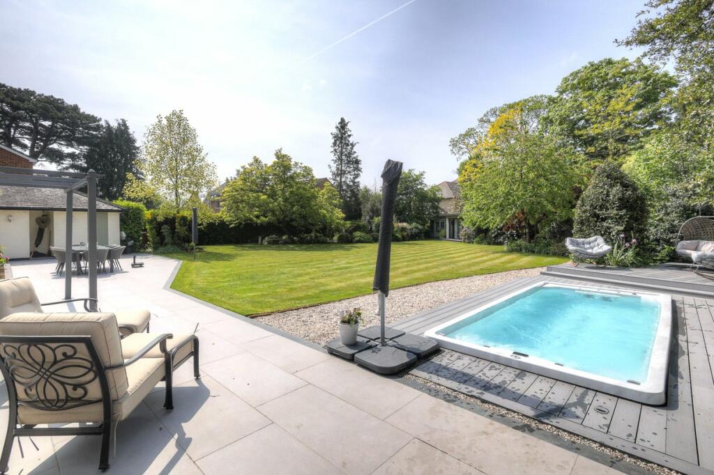 Additional property image - Church Street, Great Baddow, CM2