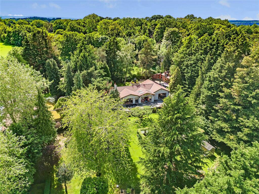 4 bedroom detached house for sale in Warley Road, Great Warley, CM13