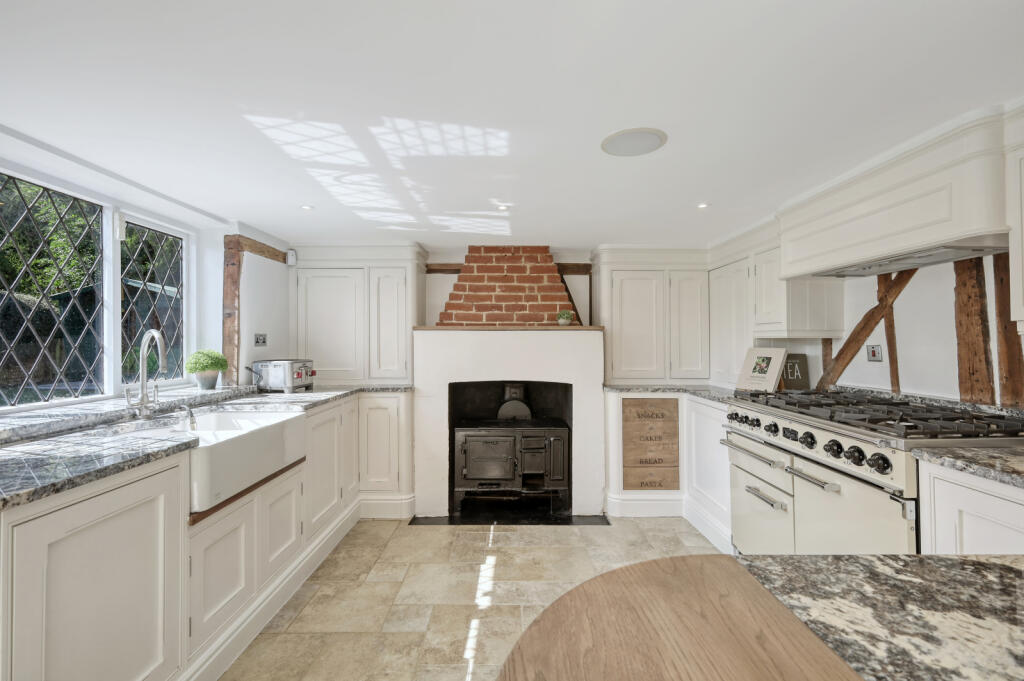 Additional property image - Outings Lane, Doddinghurst, CM15
