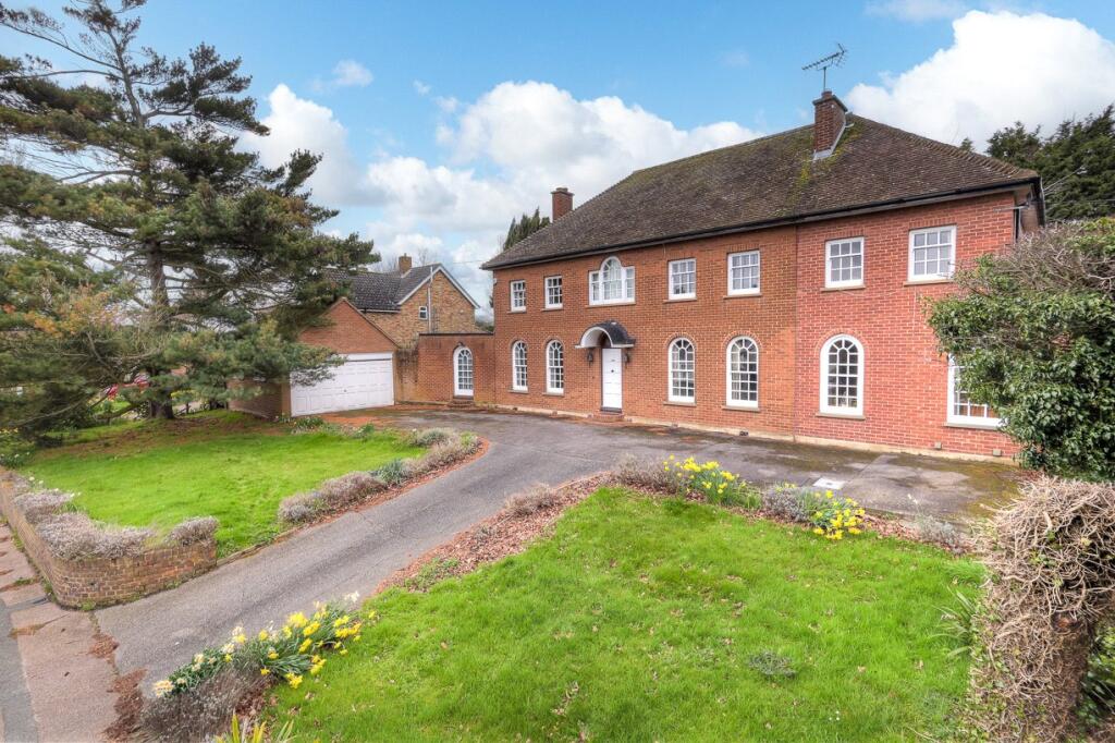 Additional property image - Church Street, Great Burstead, CM11
