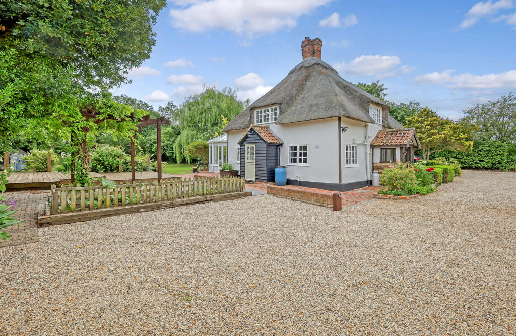 Main image of property: Buttleys Lane, Dunmow, CM6