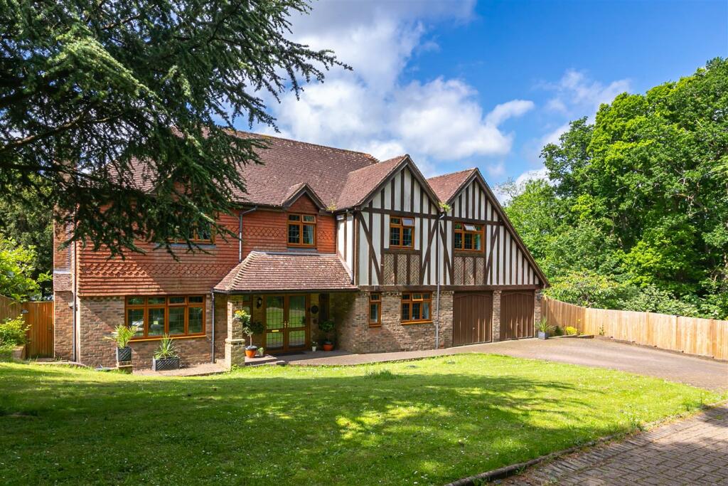6 bedroom detached house for sale in St. Helens Park Road, Hastings, TN34