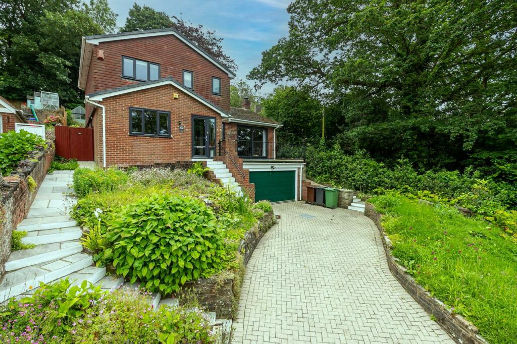 4 bedroom detached house for sale in St. Helens Park Road, Hastings, TN34