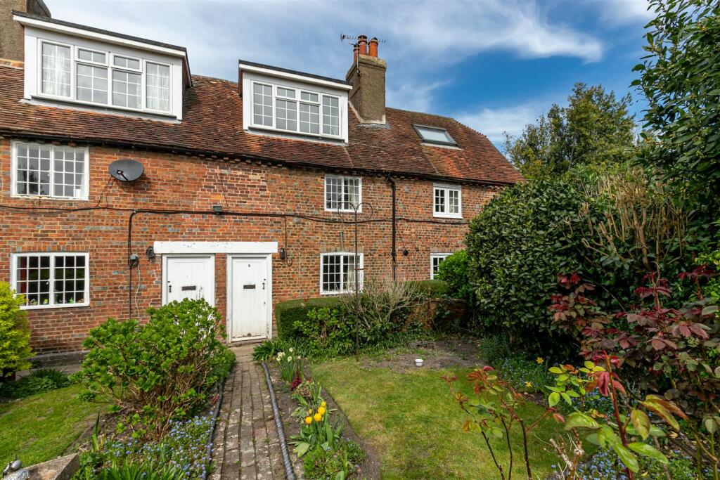 Main image of property: High Street, Battle