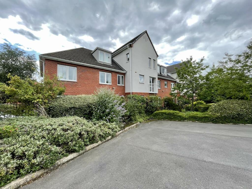 2 bedroom retirement property for sale in Willow Close, Poynton