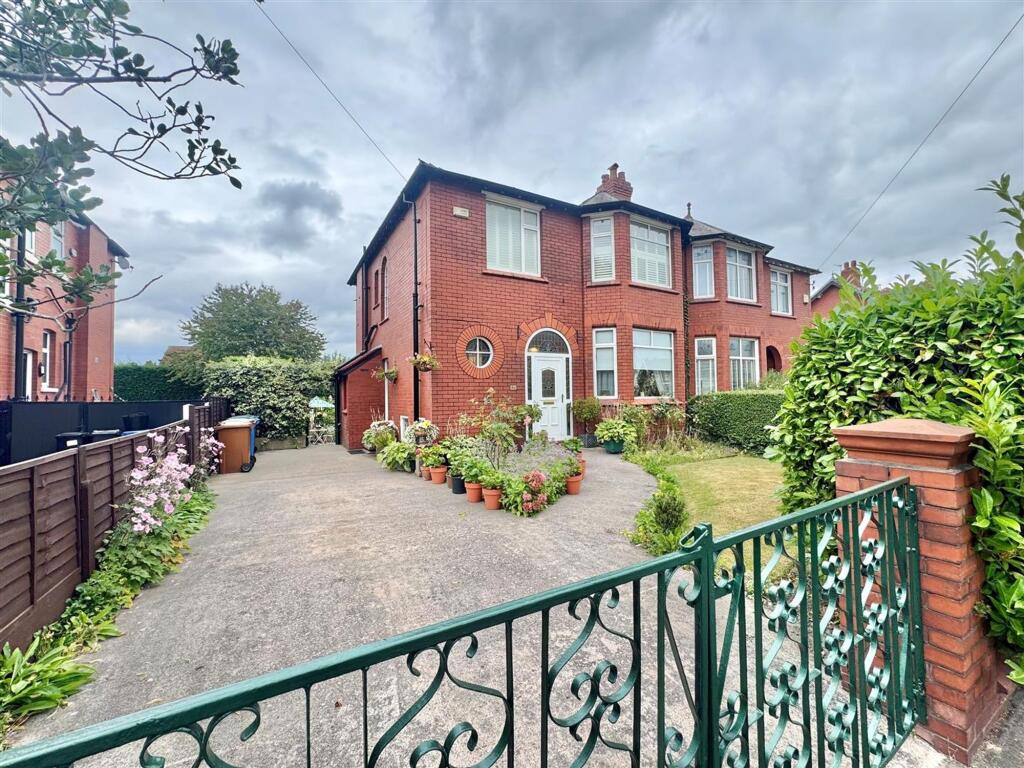 Main image of property: Offerton Lane, Stockport, SK2