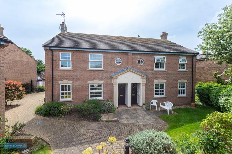 2 bedroom flat for sale in EASTGATE GARDENS recently redecorated, TA1