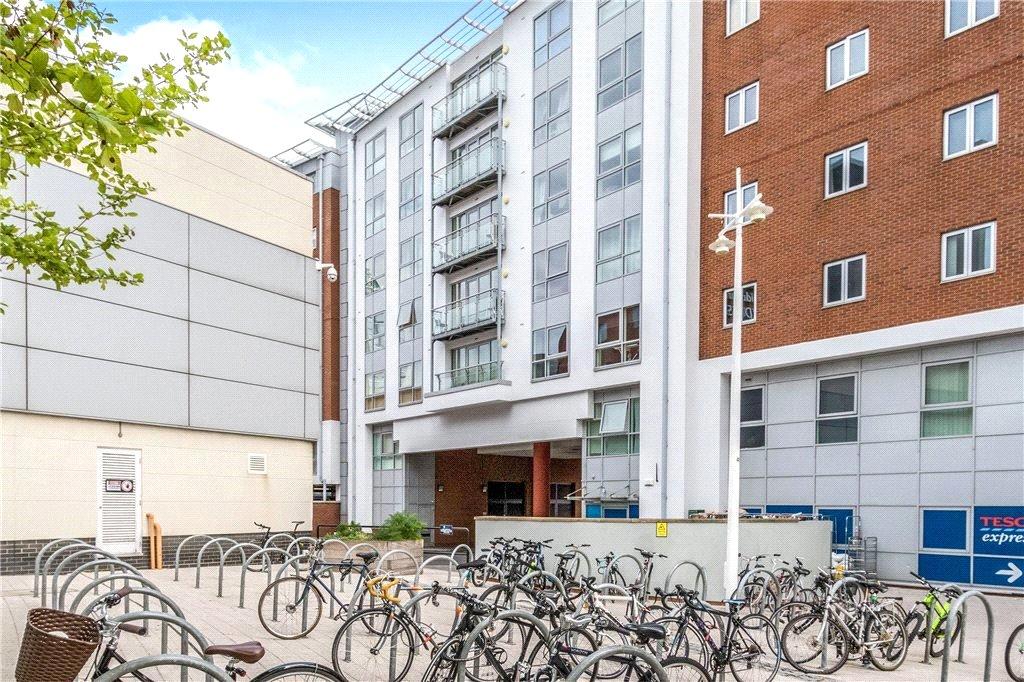 Studio flat for sale in Gunwharf Quays, Portsmouth, Hampshire, PO1