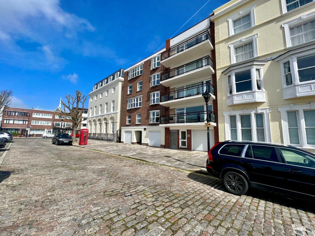2 bedroom apartment for rent in Grand Parade, Old Portsmouth, PO1