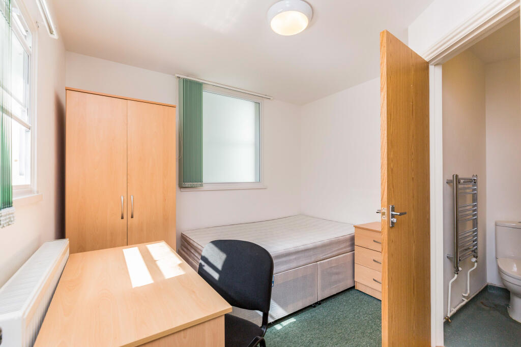 Main image of property: Guildhall Walk, Portsmouth