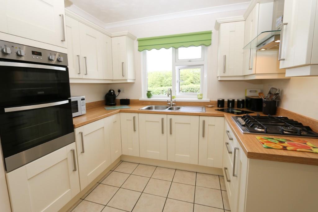 3 bedroom detached bungalow for sale in Rainyfields, Padstow, Cornwall