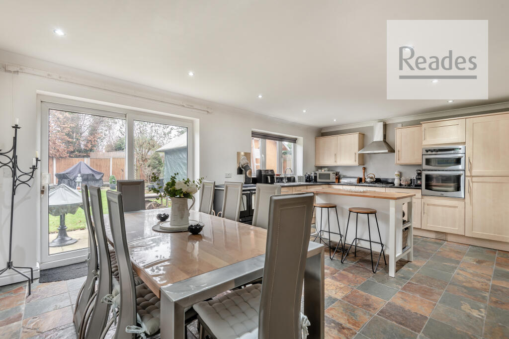 5 bedroom detached house for sale in Holly Tree Close, Ewloe CH5 3, CH5