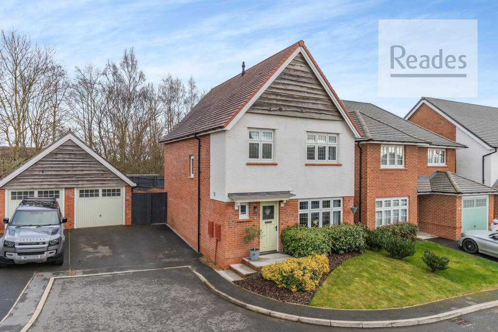 3 bedroom detached house for sale in Knowle Hill Close, Buckley CH7 3, CH7