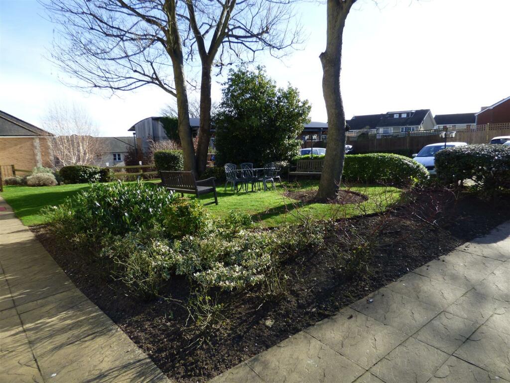 Additional property image - Glen View, Gravesend