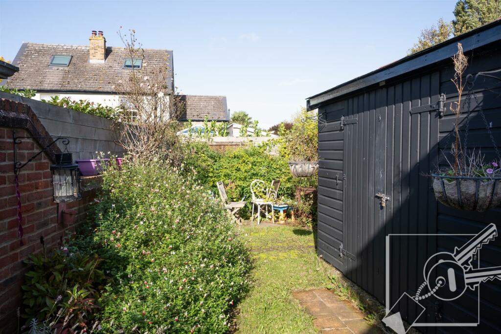 Additional property image - Warren Road, Southfleet, Gravesend
