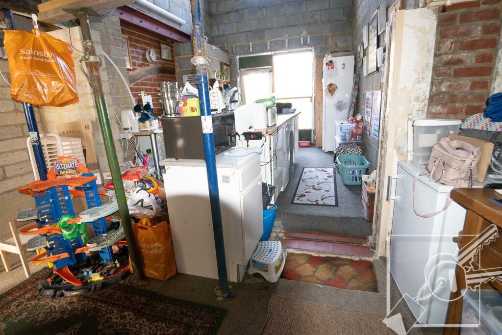 Additional property image - Warren Road, Southfleet, Gravesend