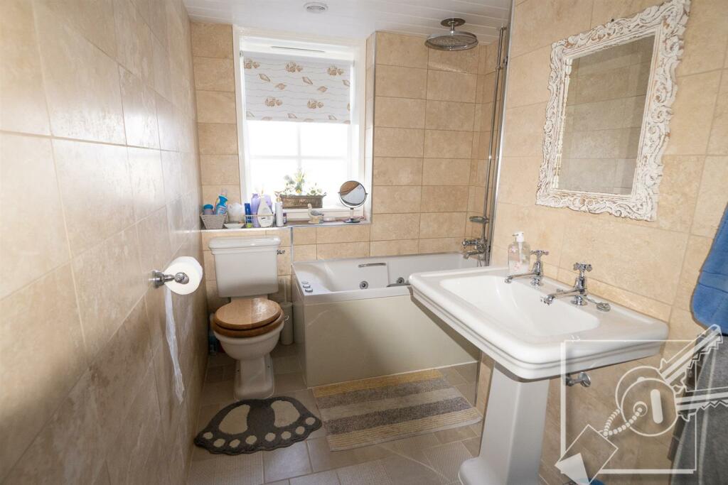 Additional property image - Warren Road, Southfleet, Gravesend