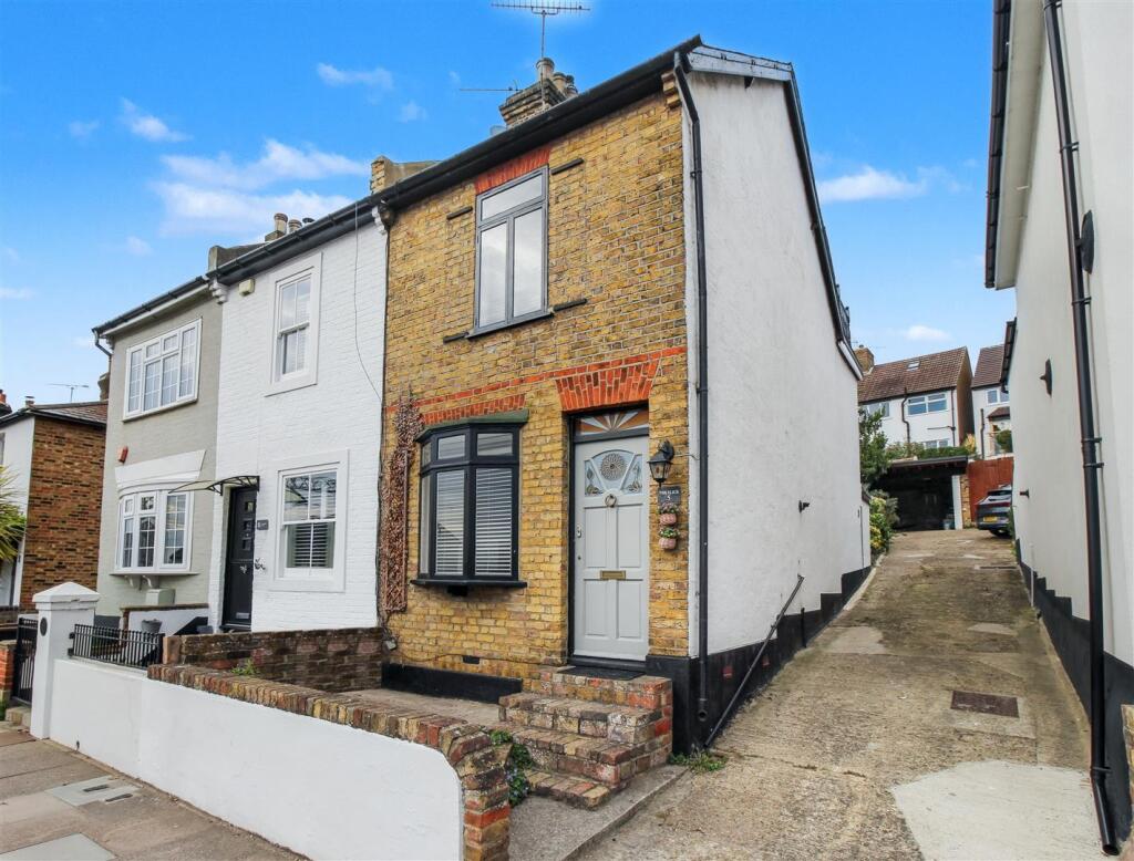 Main image of property: New Road, Leigh-On-Sea