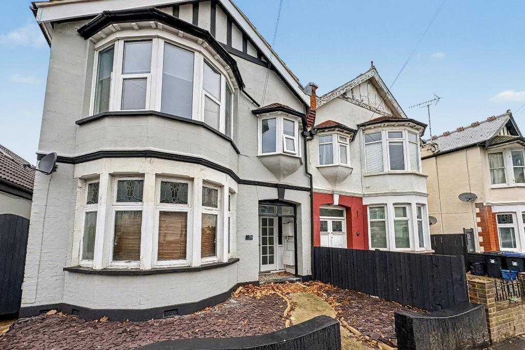Main image of property: Southbourne Grove, Westcliff On Sea, Essex
