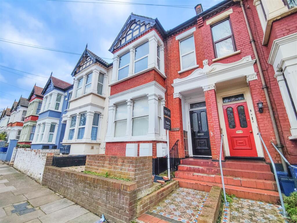 Main image of property: Milton Avenue, Westcliff On Sea, Essex