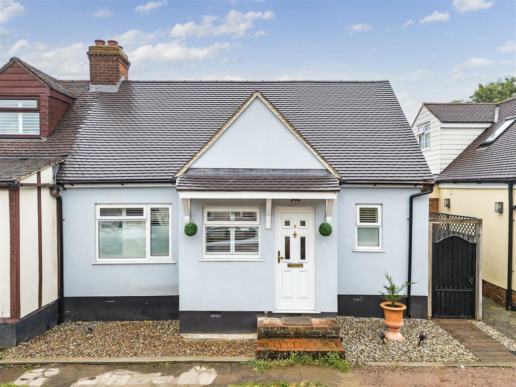 2 bedroom semi-detached bungalow for sale in Woodham Way, Stanstead ...