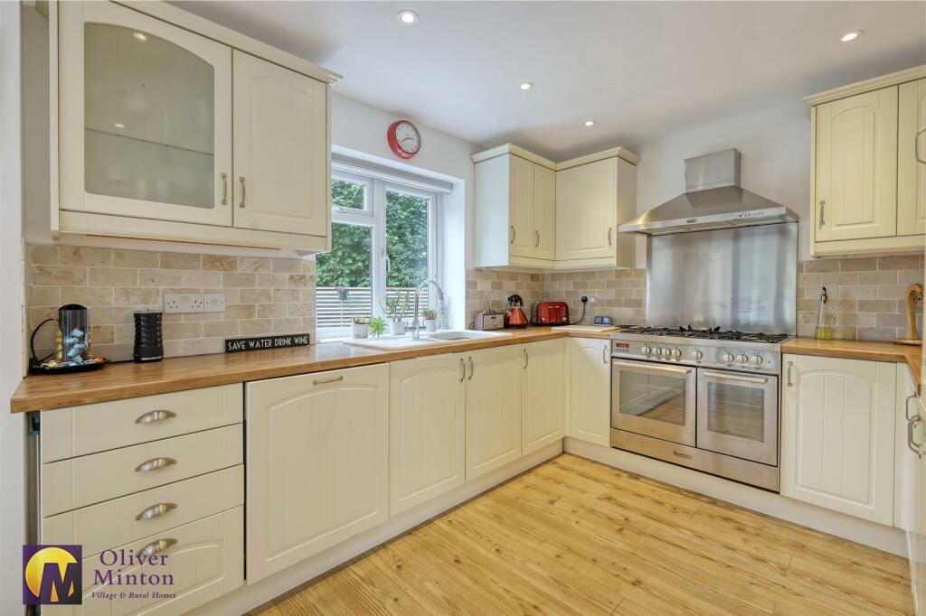 Additional property image - Hansells Mead, Roydon