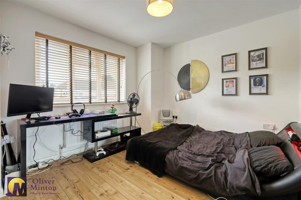 Additional property image - Hansells Mead, Roydon