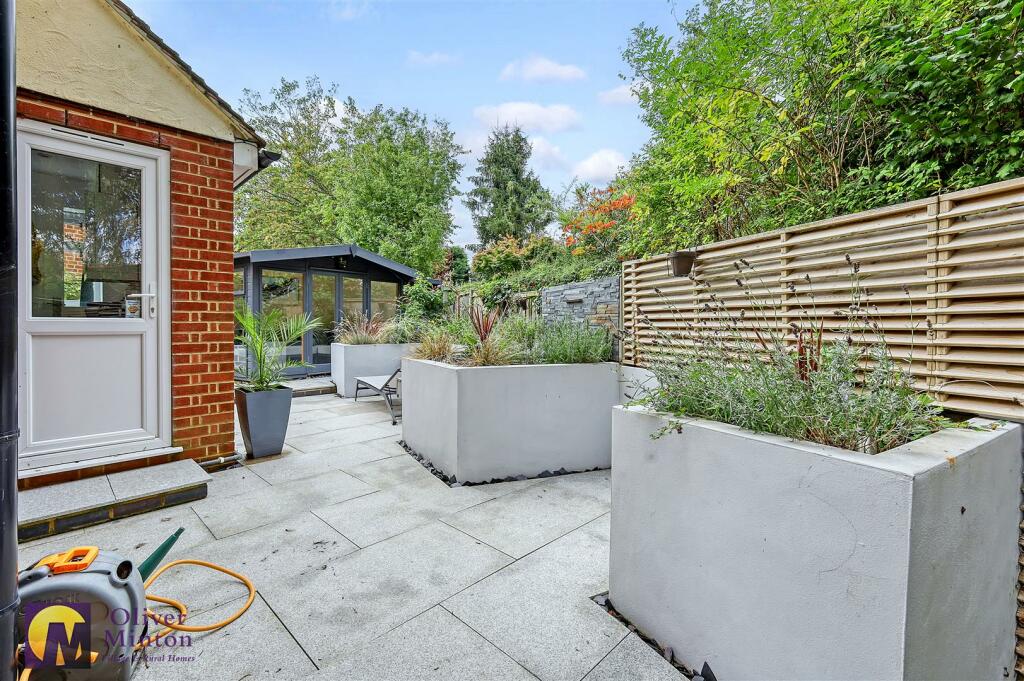 Additional property image - Hansells Mead, Roydon