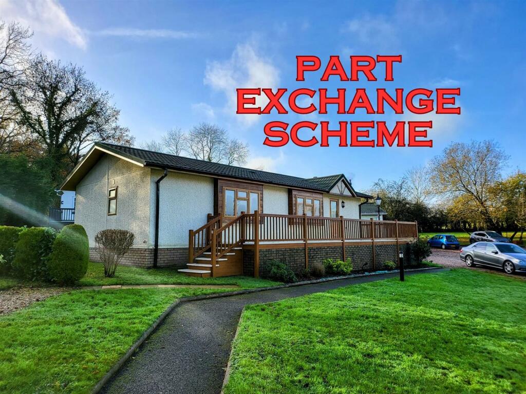 2 bedroom park home for sale in RESIDENTIAL PARK HOME Burnham Green