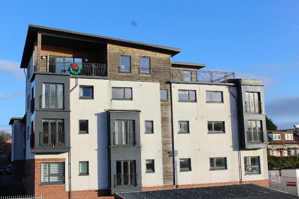 2 bedroom ground floor flat for sale in Riverside View, Balloch Road , G83