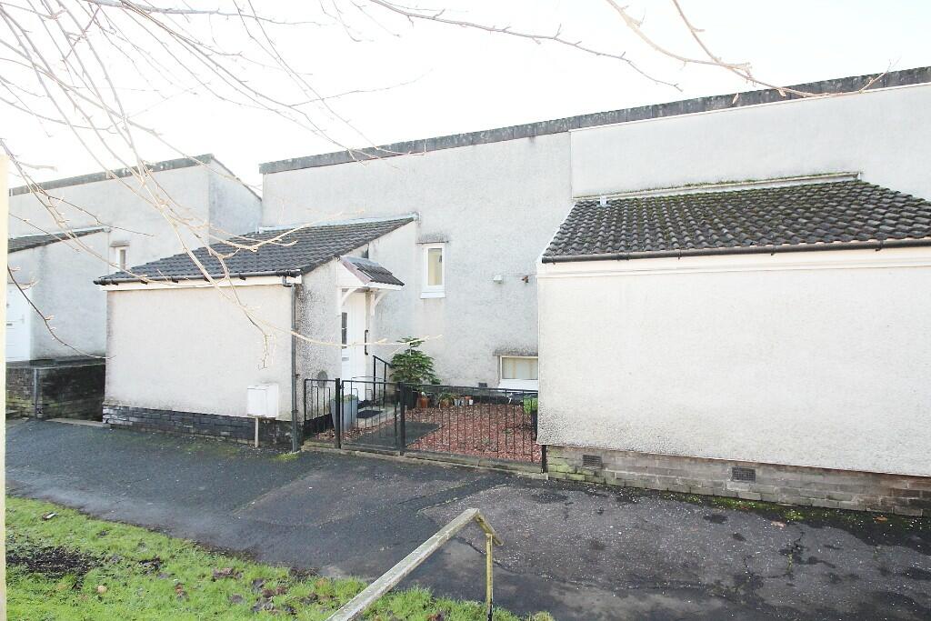 3 bedroom end of terrace house for sale in Nobleston Estate, Bonhill , G83