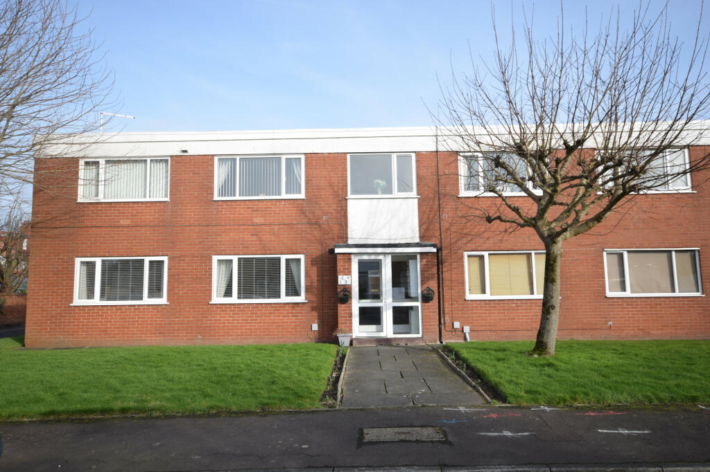 2 bedroom flat for sale in Mythop Close, Lytham, FY8