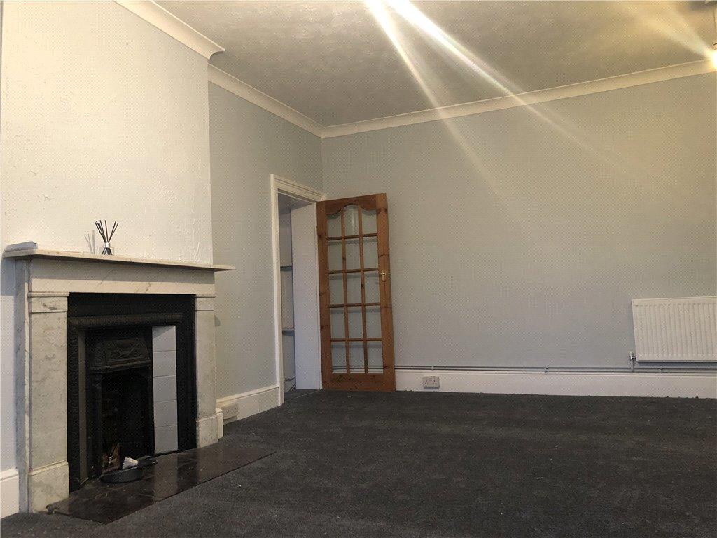 Studio flat for sale in Southampton Street, Farnborough, Hampshire, GU14