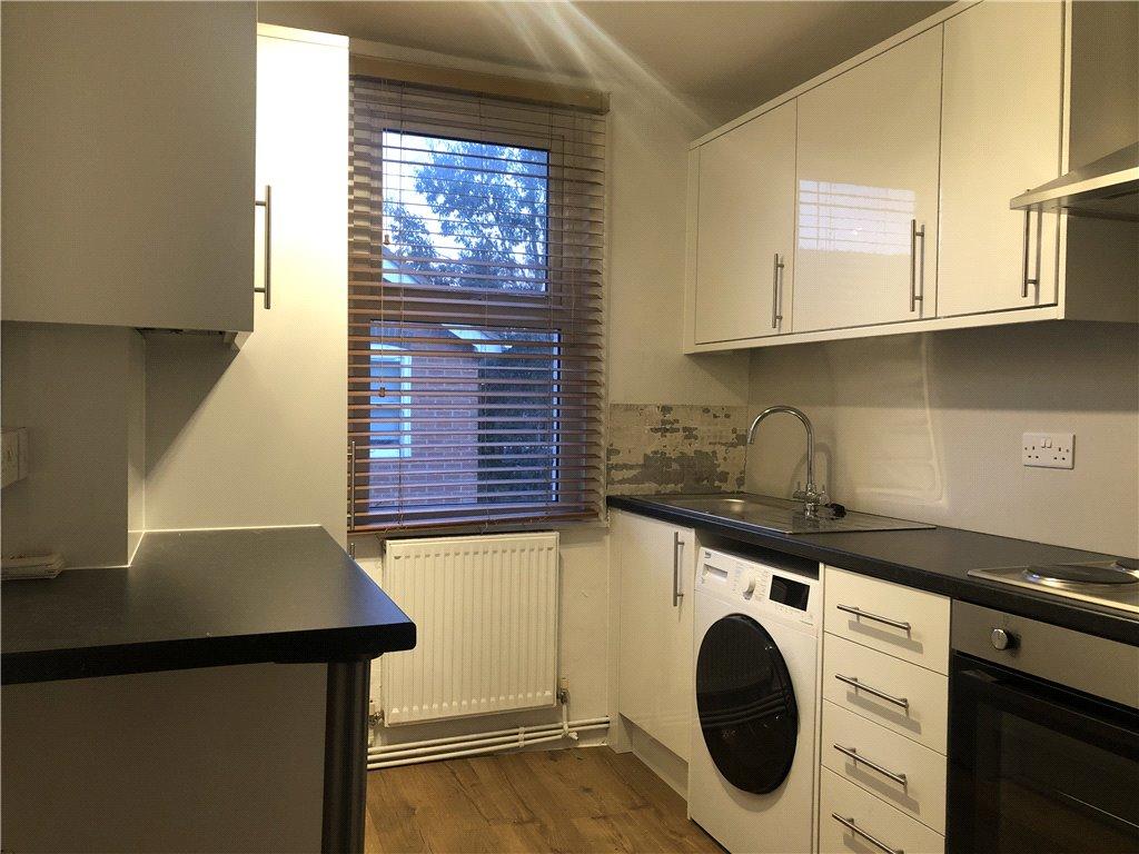 Studio flat for sale in Southampton Street, Farnborough, Hampshire, GU14