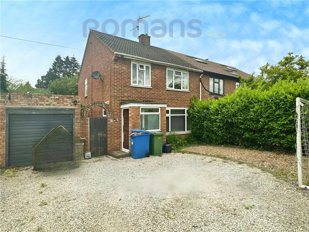 3 bedroom semidetached house for sale in Manor Road, Farnborough