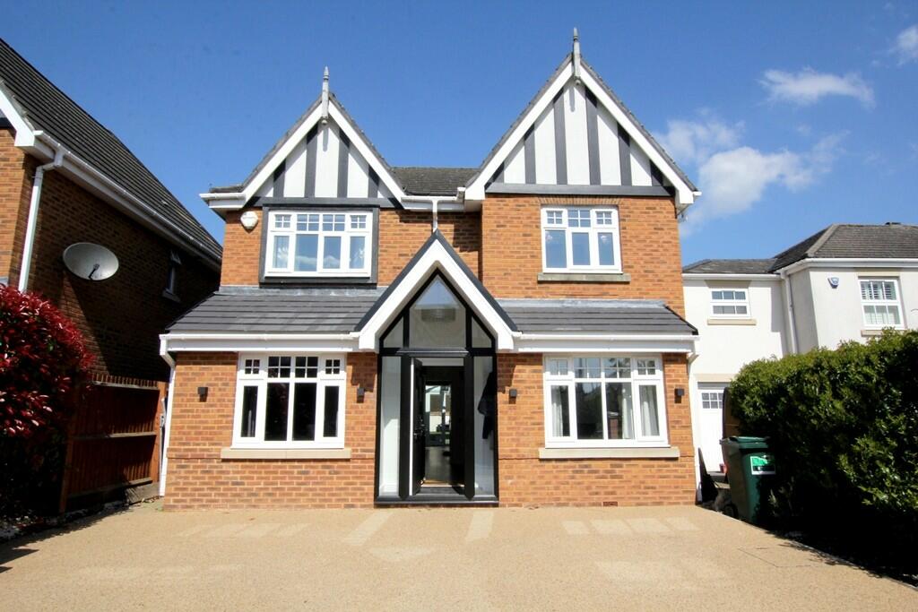 4 bedroom detached house for sale in Moorcroft Court, Great Boughton, Chester, CH3