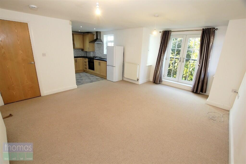 2 bedroom penthouse for sale in Alexandra Court, Coronation Close, Hoole, Chester, CH2