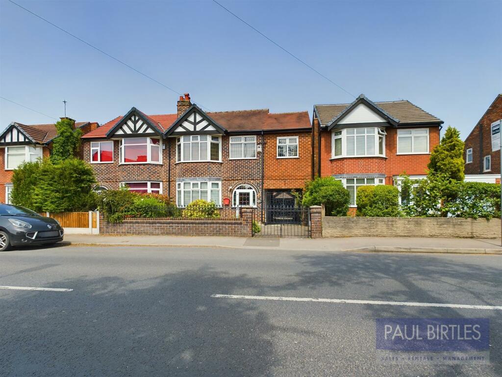 4 bedroom semidetached house for sale in Moorside Road, Urmston