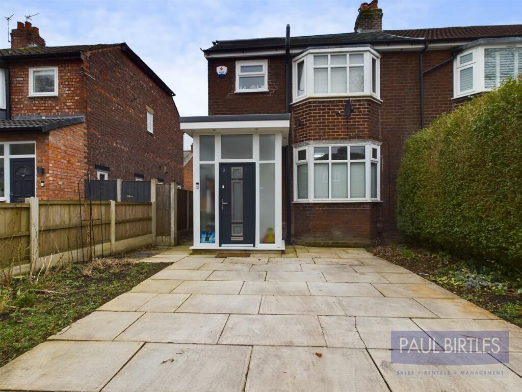 3 bedroom semidetached house for sale in Cambridge Road, Urmston