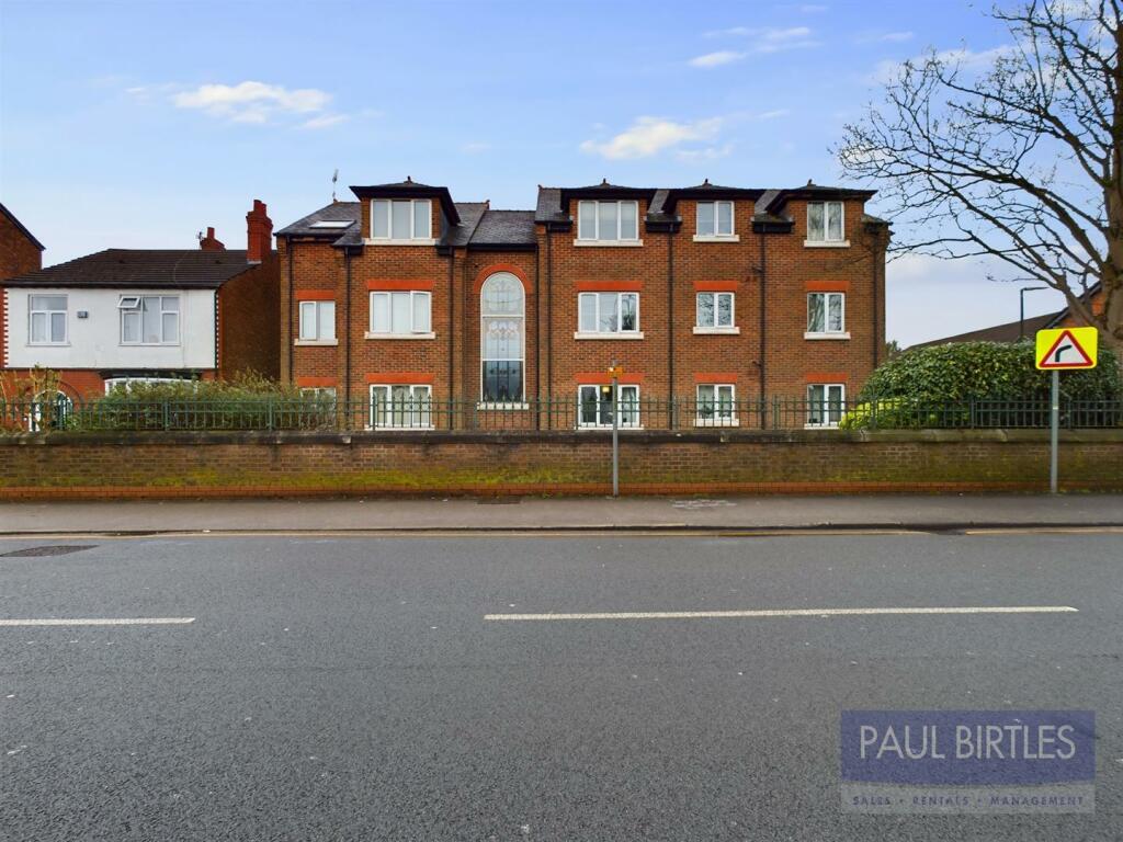 2 bedroom flat for sale in Warburton House, Legwood Court, Flixton Road