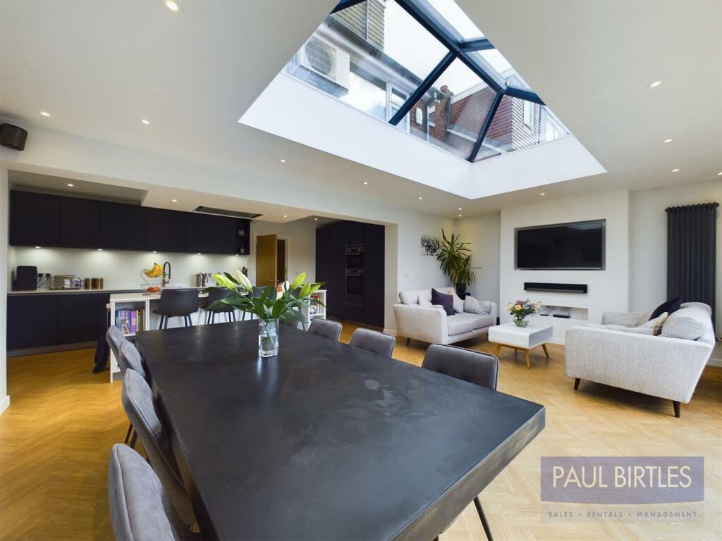 4 bedroom semidetached house for sale in Lime Avenue, Urmston