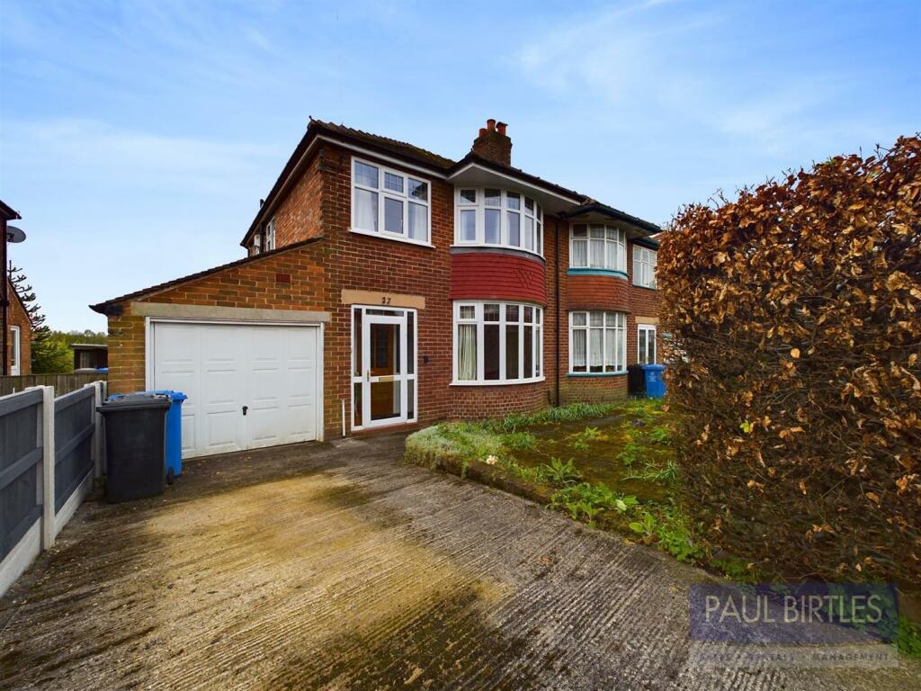 3 bedroom semi-detached house for sale in Meadow Close, Stretford, Manchester, M32