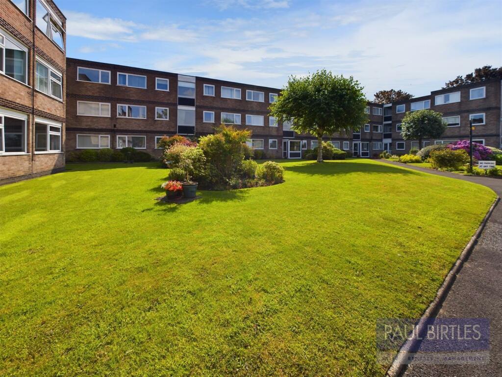 2 bedroom retirement property for sale in Albany Court, Off Moorside