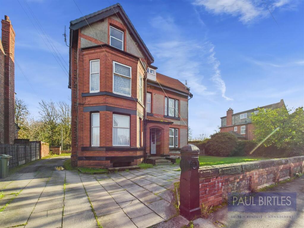Main image of property: Queens Road, Urmston, Trafford, M41