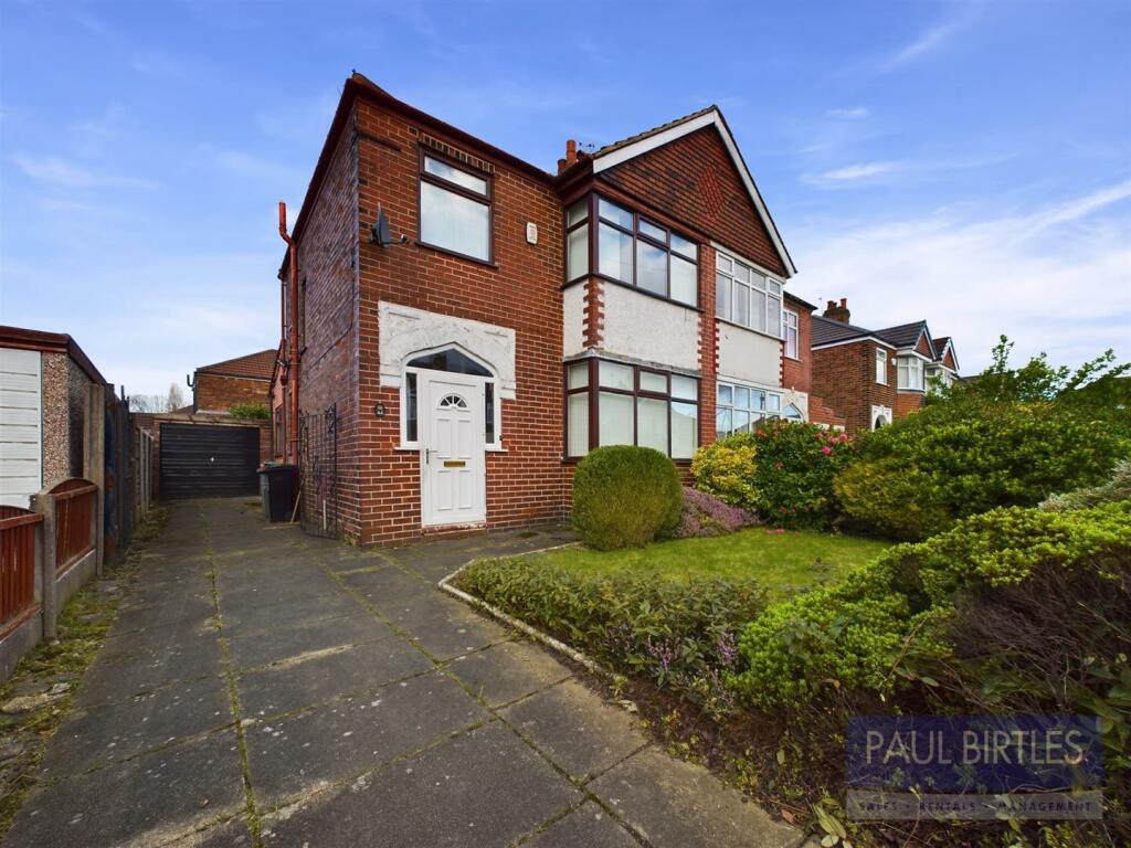 3 bedroom semidetached house for sale in Stretton Avenue, Stretford