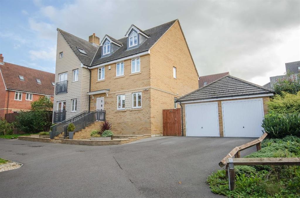 6 bedroom detached house for sale in Loop Road, Mangotsfield, Bristol