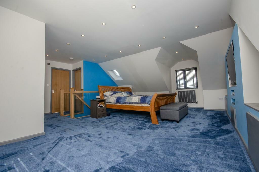Additional property image - Glendale, Downend, Bristol, BS16 6EQ