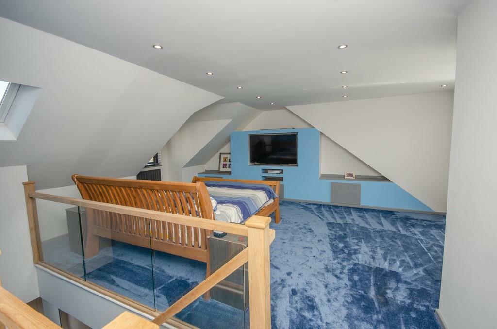 Additional property image - Glendale, Downend, Bristol, BS16 6EQ